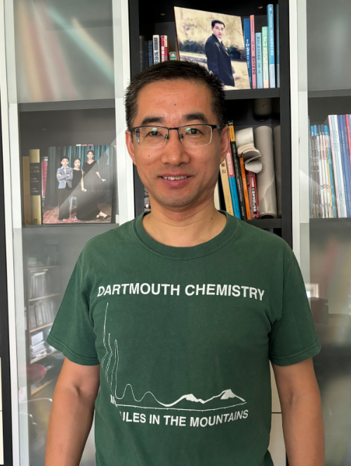 Twenty years after completing his PhD, Keene still has his Dartmouth “Molecules in the Mountains” T-shirt. 