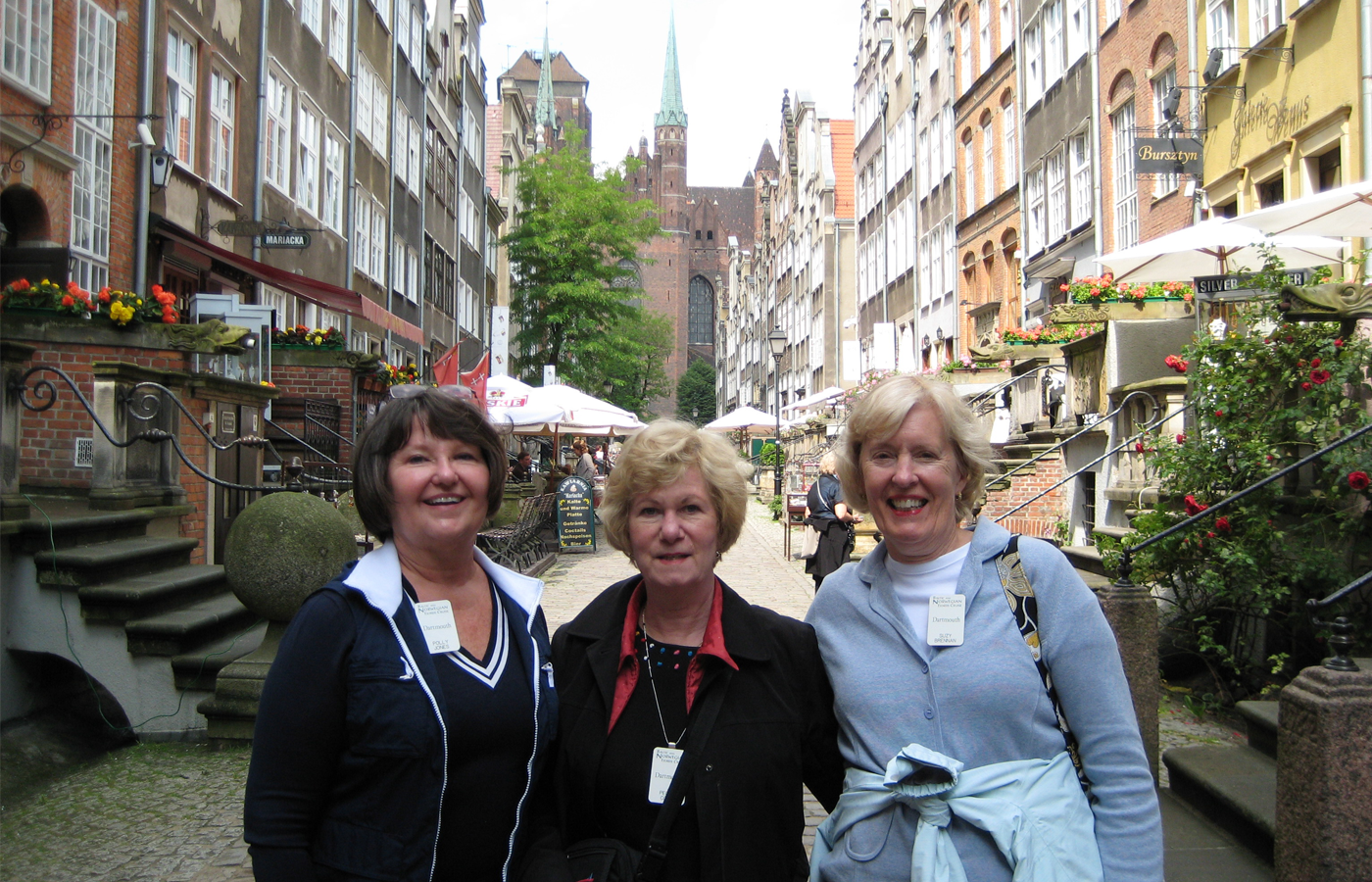 The Sunshine Girls on a street in the old town of Gdansk, Poland