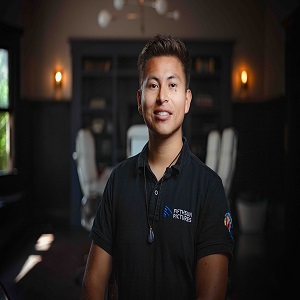 Marco Vargas Headshot